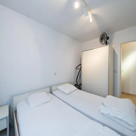Flat In Koksijde Near Casino Square, Cleaning Included Apartament