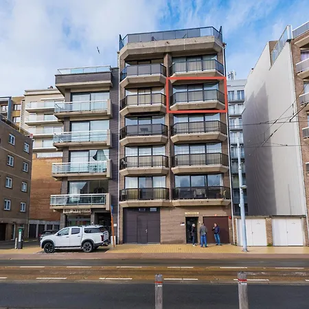 Flat In Koksijde Near Casino Square, Cleaning Included Apartament