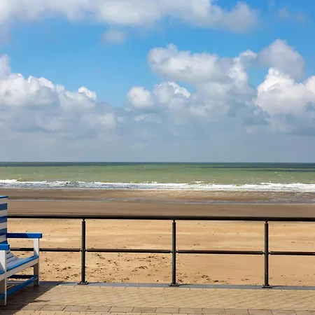 Apartament Flat In Koksijde Near Casino Square, Cleaning Included *
