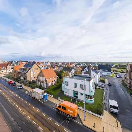 Flat In Koksijde Near Casino Square, Cleaning Included Apartament